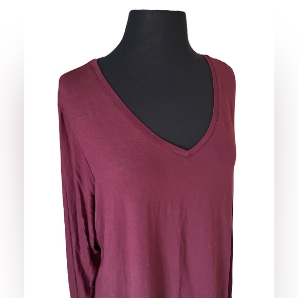 V-Neck Long Sleeve Tee - Picture 3 of 6